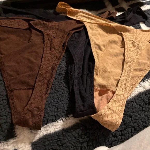 NWOT SKIMS 3 Pair Lace Seamless Thong Panty 4X - Picture 2 of 7